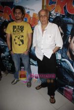Mohit Suri, Mahesh Bhatt at Crook film press meet in Khar on 29th Sept 2010 (3).JPG